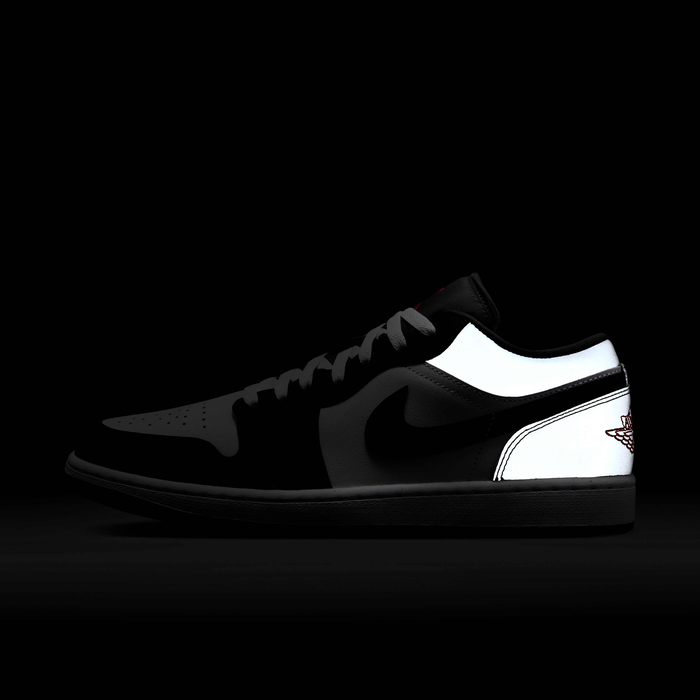 Jordan 1 fire red black