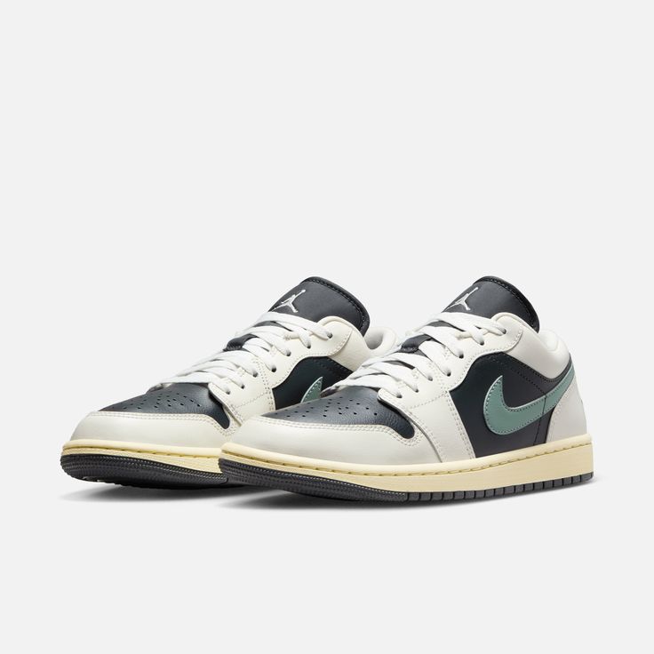 Jordan 1 low jade smoke