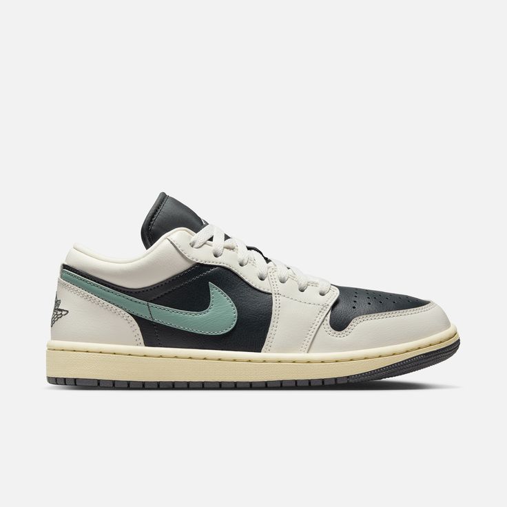 Jordan 1 low jade smoke