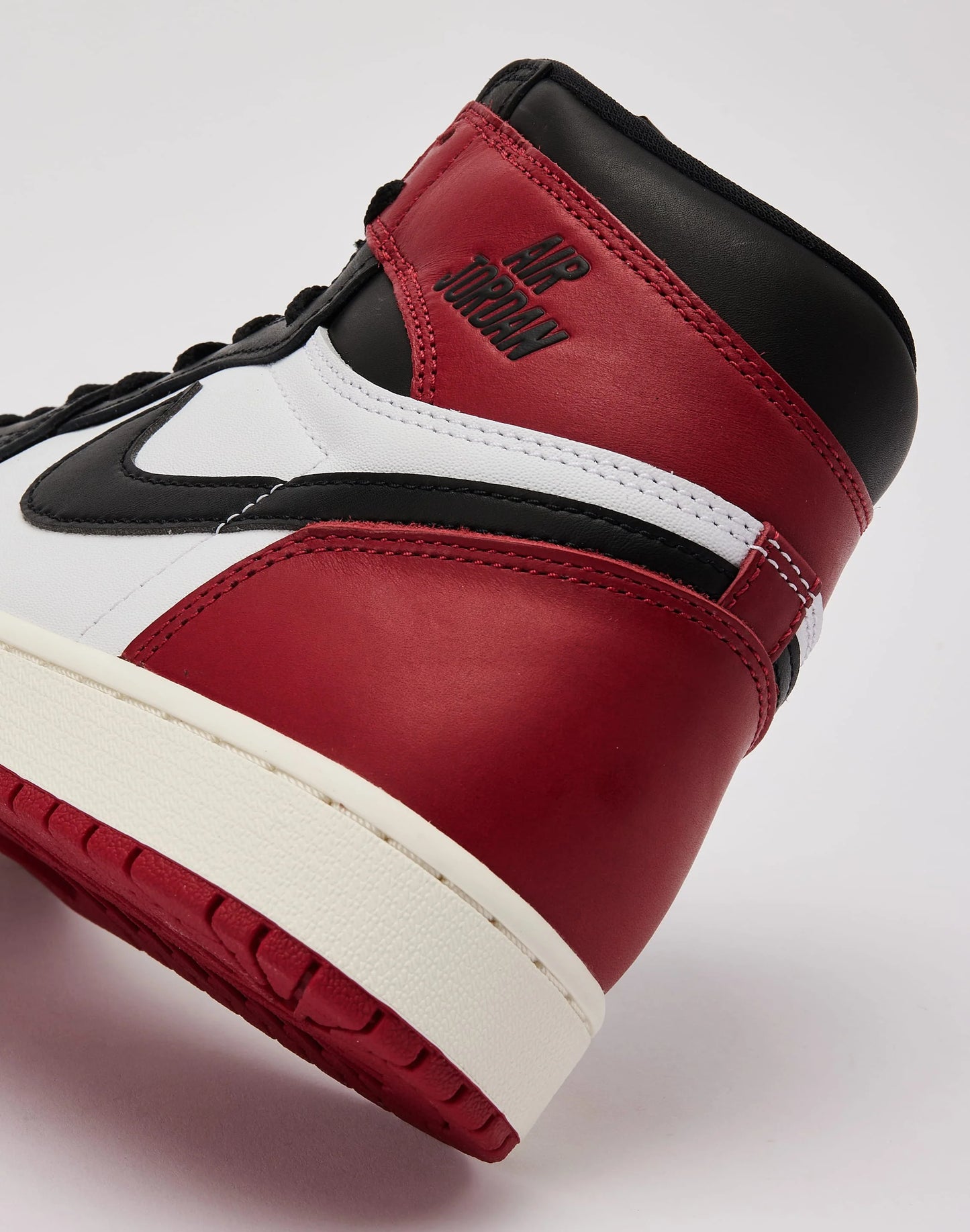 JORDAN 1 HIGH BLACK TOE