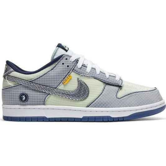 Dunk low passport