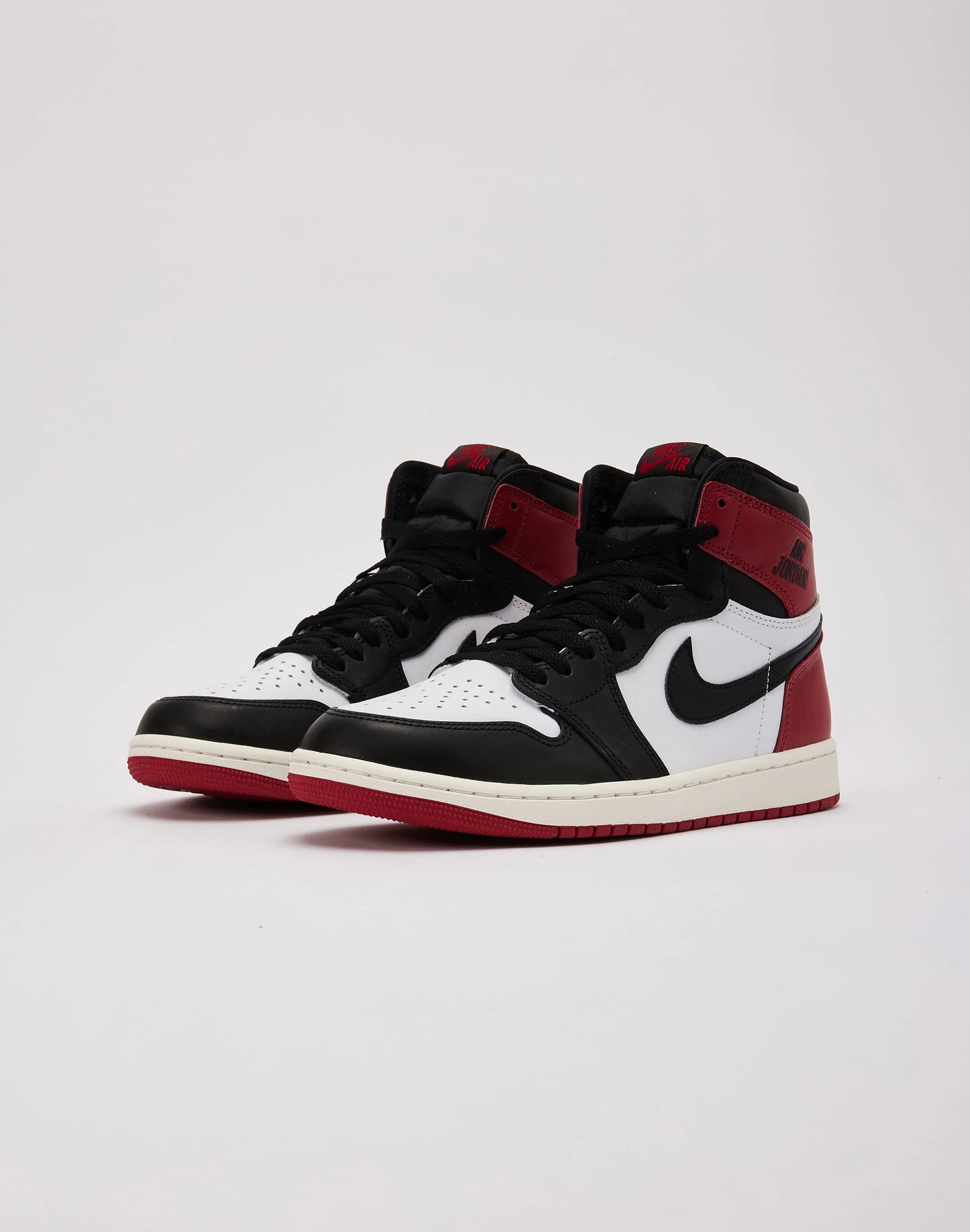 JORDAN 1 HIGH BLACK TOE