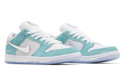 dunk sb april